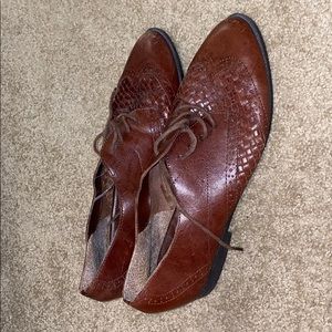 Dress shoes
